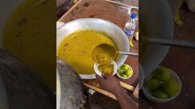 'Haleem at Famous Zakaria Street, Kolkata #Ramadan #StreetFood #Shorts'