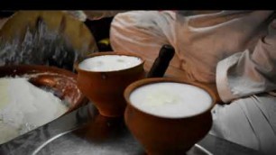 '#kolkatabestlassi #Zakariastreet #streetfood  Best Lassi at Zakaria Street | Kolkata | Street Food'