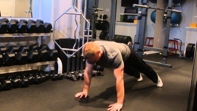 'Plank Exercise: Side Twists'