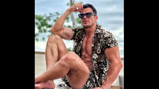 'Cesar Rena | Hunk Mascular | Cowboy |  Male Bodybuilder | Maxico | Fitness Model Dancer |'