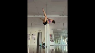 'Spin pole dance flow. 钢管舞spin pole'