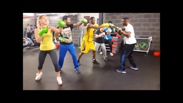 'Small group boxing training with focus Mitts pads Drills - Boxing Pad Work - easyGym aboveboxing'