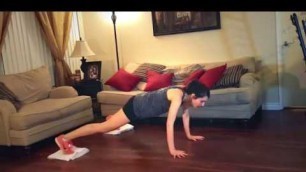 'Carrie Underwood\'s At-Home Towel Workout'