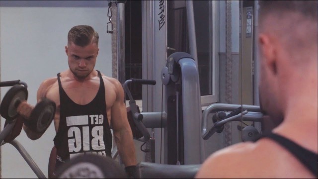 'Cinematic Workout - Matt Fit | Sony A6300'