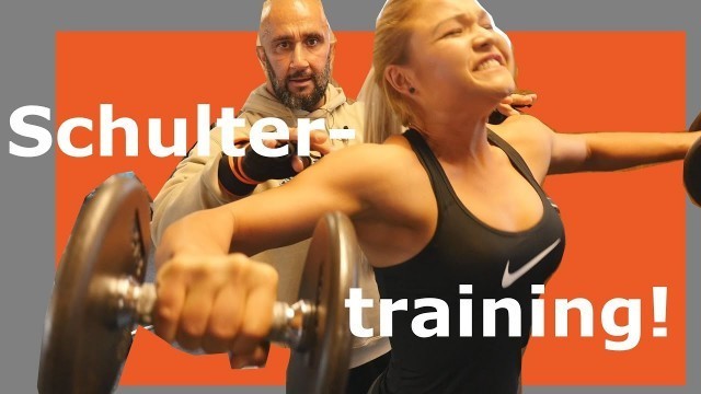 'Extremes Schultertraining - mit Sophia Thiel'