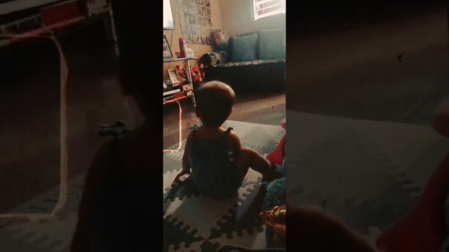 '11 months old baby (reaction when the fitness marshall dance)'