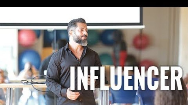 'SOCIAL MEDIA FITNESS INFLUENCER / Karl Ess, Sophia Thiel und Co.'