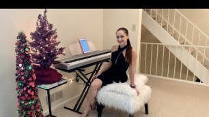 'Music Mood - Carol of the Bells || Piano || Maria Sollon Fitness || Groovy Sweat Productions'