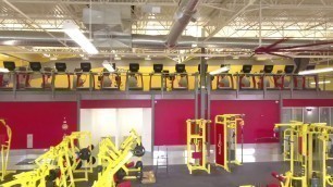 'Video Tour of a Retro Fitness Gym'