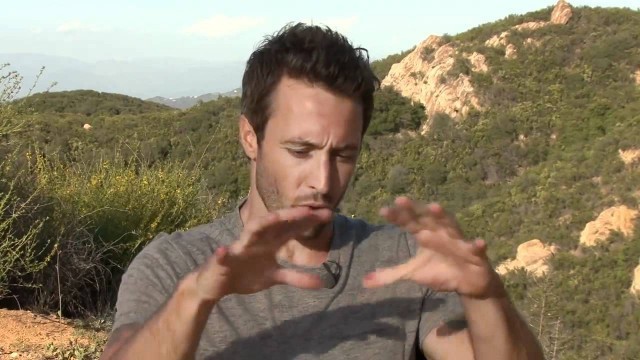 'Behind the Scenes With Alex O\'Loughlin - Men\'s Fitness'