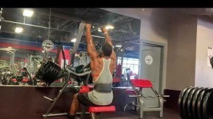 'DT FITNESS 365 - EXERCISES - HAMMER STRENGTH LAT PULLDOWN COMBO'