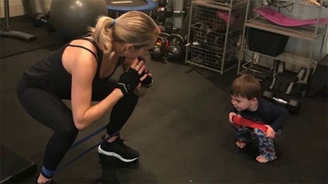 'Carrie Underwood Posts New Workout Pic — Did She Just Reveal Her Post Surgery Face'