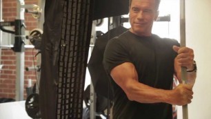 'Arnold Schwarzenegger\'s Cover Shoot (October 2013 Issue)'