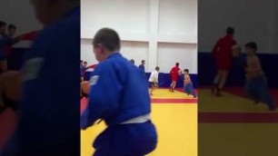 'Челночный бег #shorts #tiktok wrestling coach judo training trends best day fitness gym gymnastics'