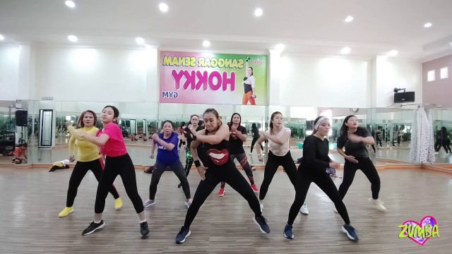 'ZUMBA fitness | Barraca Mundo Mushup | Hokky Gym Malang'