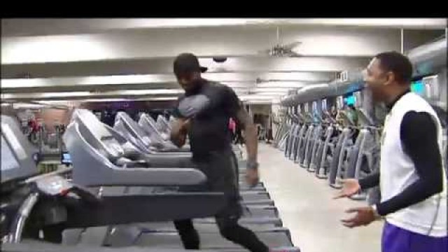 'AMAZING TREADMILL WORKOUT: Watch fitness trainer Leo Cort run across six treadmills on live TV'