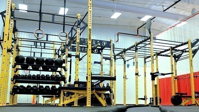 'Gold\'s Gym (WI) - Dynamic Fitness & Strength'