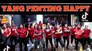 'YANG PENTING HAPPY, KALAU CINTA SUDAH MEMBARA ,REMIX TIK TOK/Zumba Dangdut at Bintang Fitness Studio'