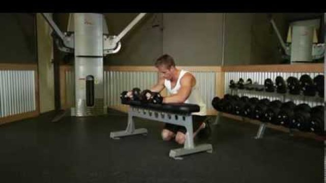 'Palms-Up Dumbbell Wrist Curl Over A Bench Bilek Hareketi Nasıl Yapılır - FitnessProgrami.com'