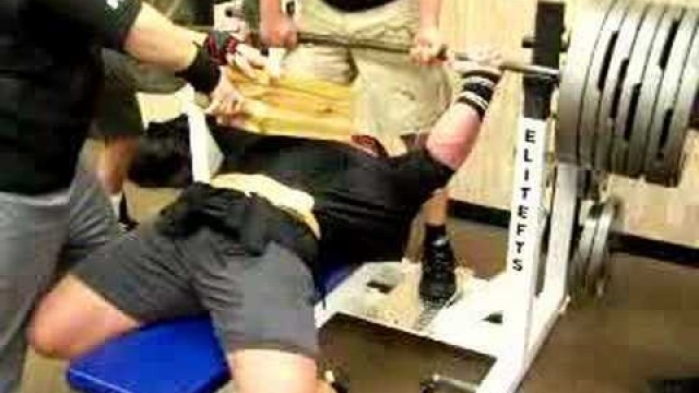 'Joey Smith 790# 4board Benchpress @ Gym 365 12/14/07'