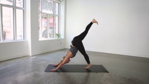 '45 Minute Everyday Vinyasa Flow Yoga Class | lululemon'