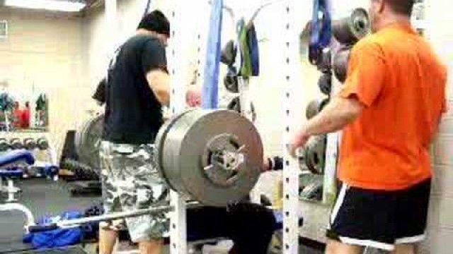 'Joey Smith 870# Reverse Band Press @ Gym 365 12/28/07'